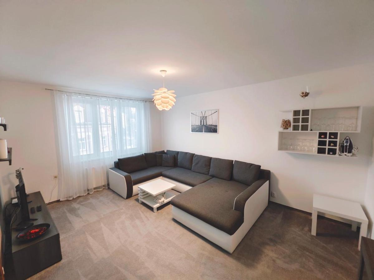 Apartman V Centru Karlsbad Buitenkant foto