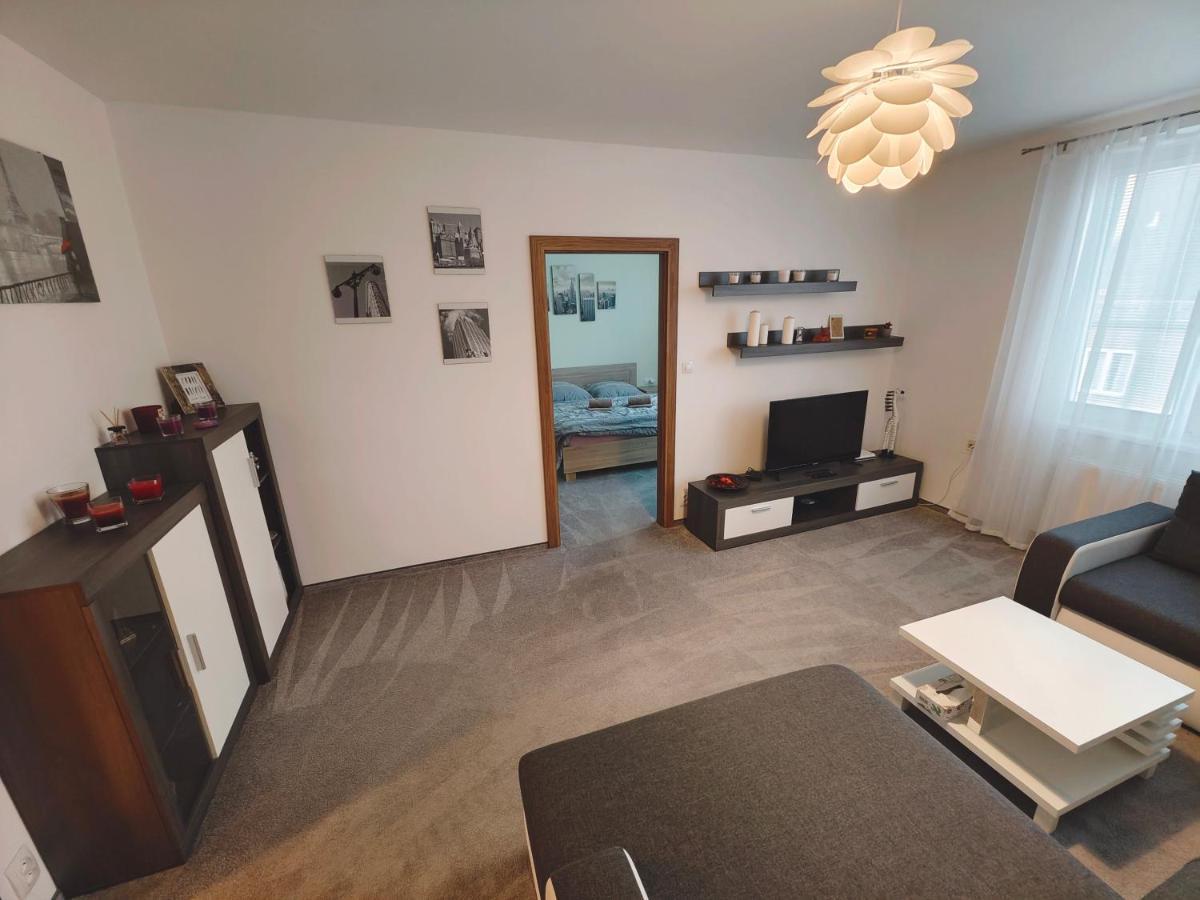 Apartman V Centru Karlsbad Buitenkant foto